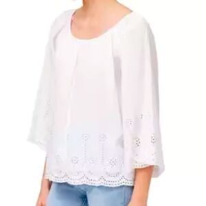 Karen Kane White Eyelet Trimmed Cotton Flutter Sleeve Top. 🪿🕊️🦢